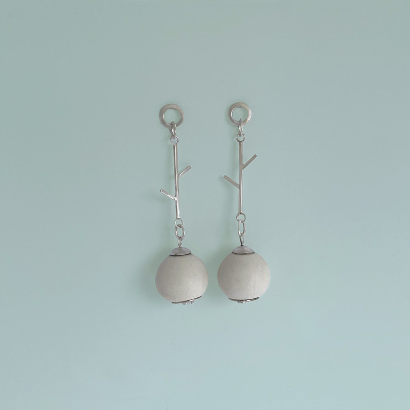 PENDIENTES de Porcelana bola - pieza única