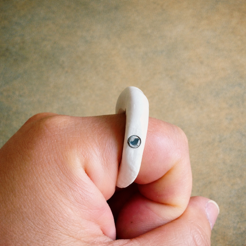 Anillo de Porcelana blanco - pieza única